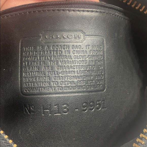 Vintage Coach Legacy Black Leather Zip Top Shoulder Bag No. 9951 – Brass - Picture 6 of 8